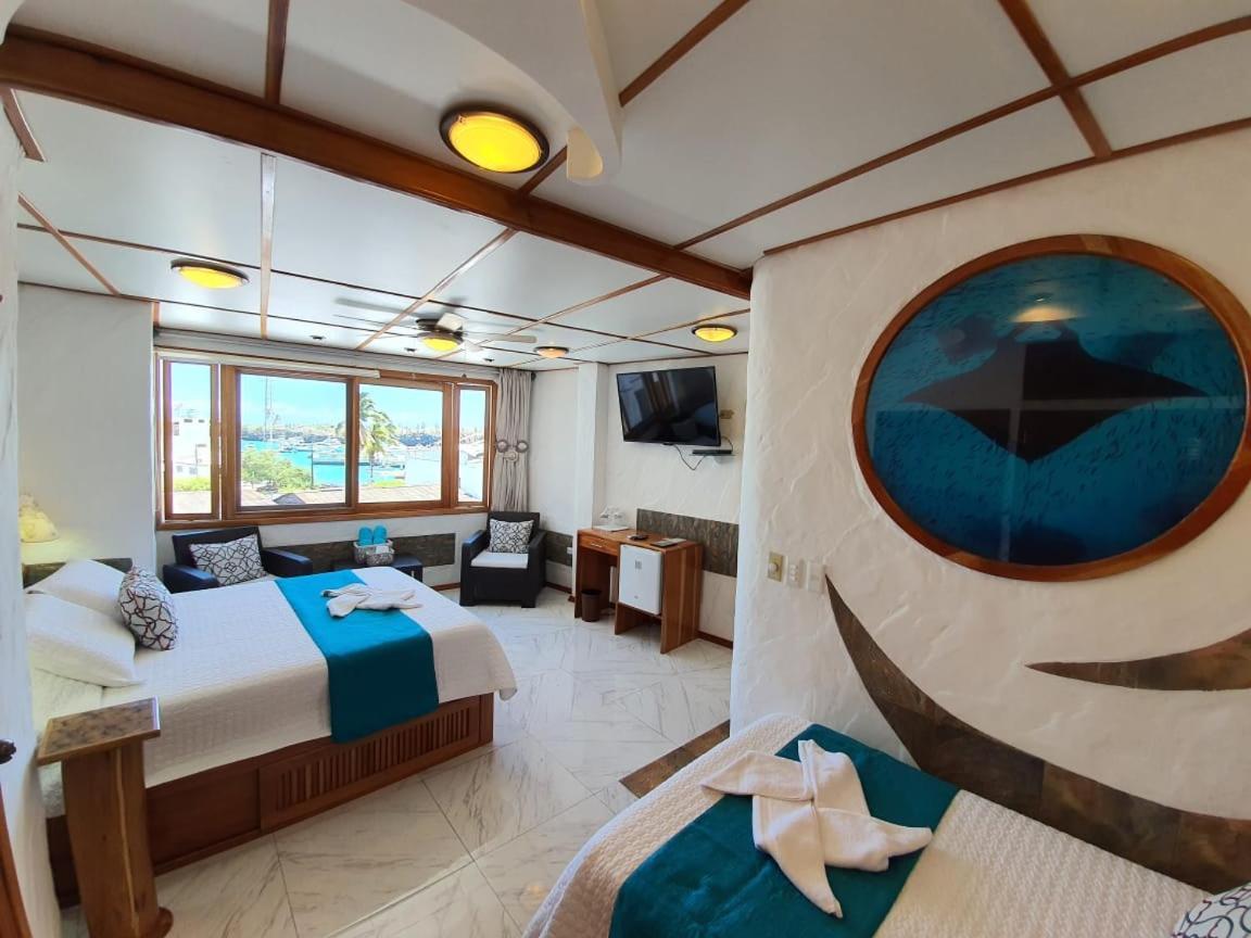 Bed and Breakfast Casa Ocean Pier à Puerto Ayora  Extérieur photo