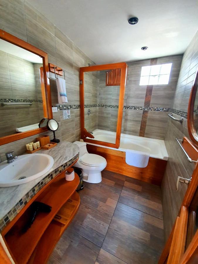Bed and Breakfast Casa Ocean Pier à Puerto Ayora  Extérieur photo