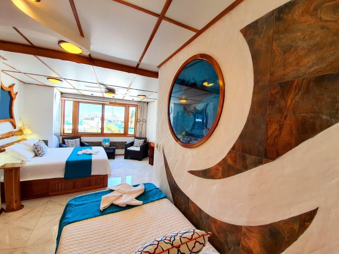 Bed and Breakfast Casa Ocean Pier à Puerto Ayora  Extérieur photo