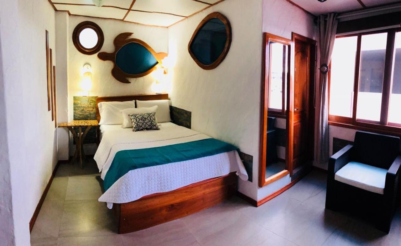 Bed and Breakfast Casa Ocean Pier à Puerto Ayora  Extérieur photo