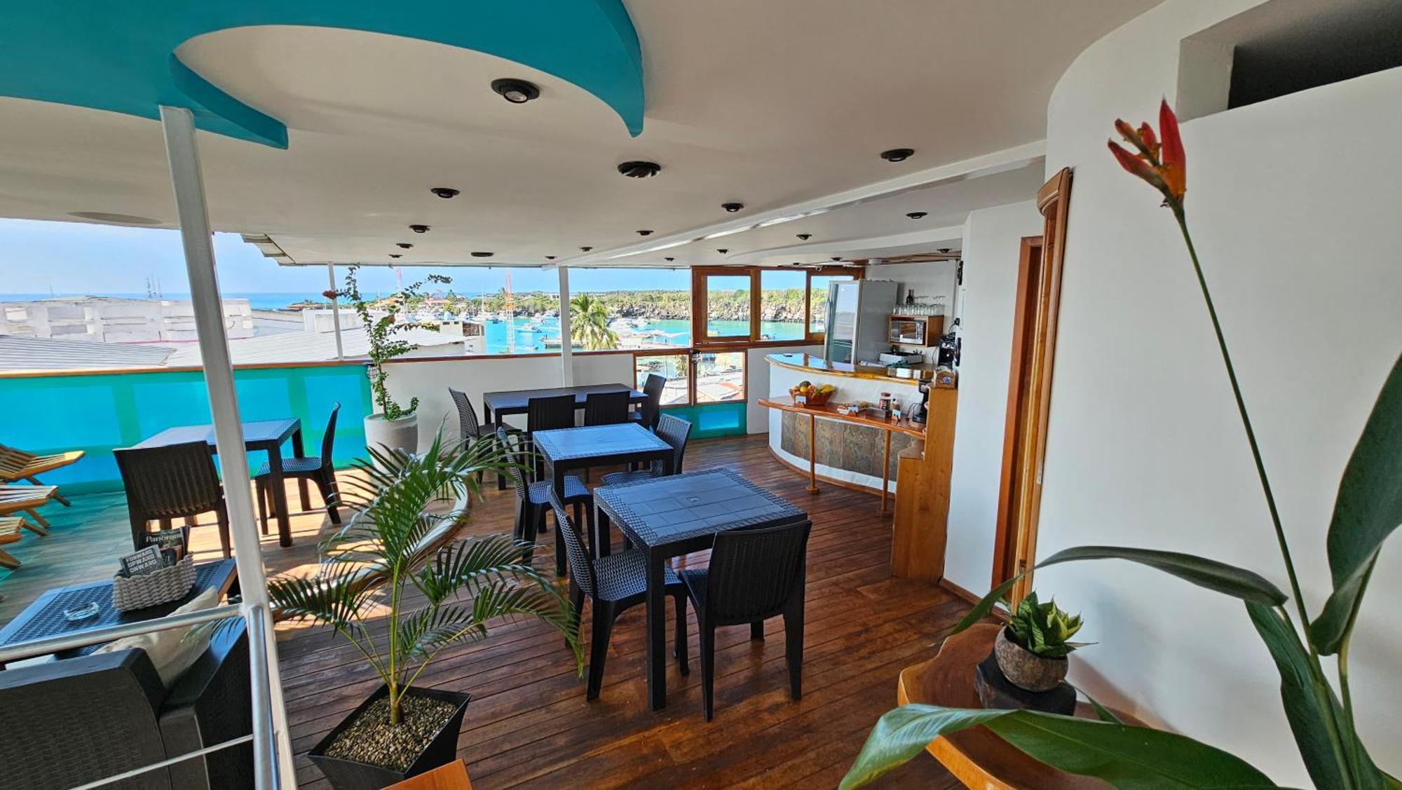 Bed and Breakfast Casa Ocean Pier à Puerto Ayora  Extérieur photo