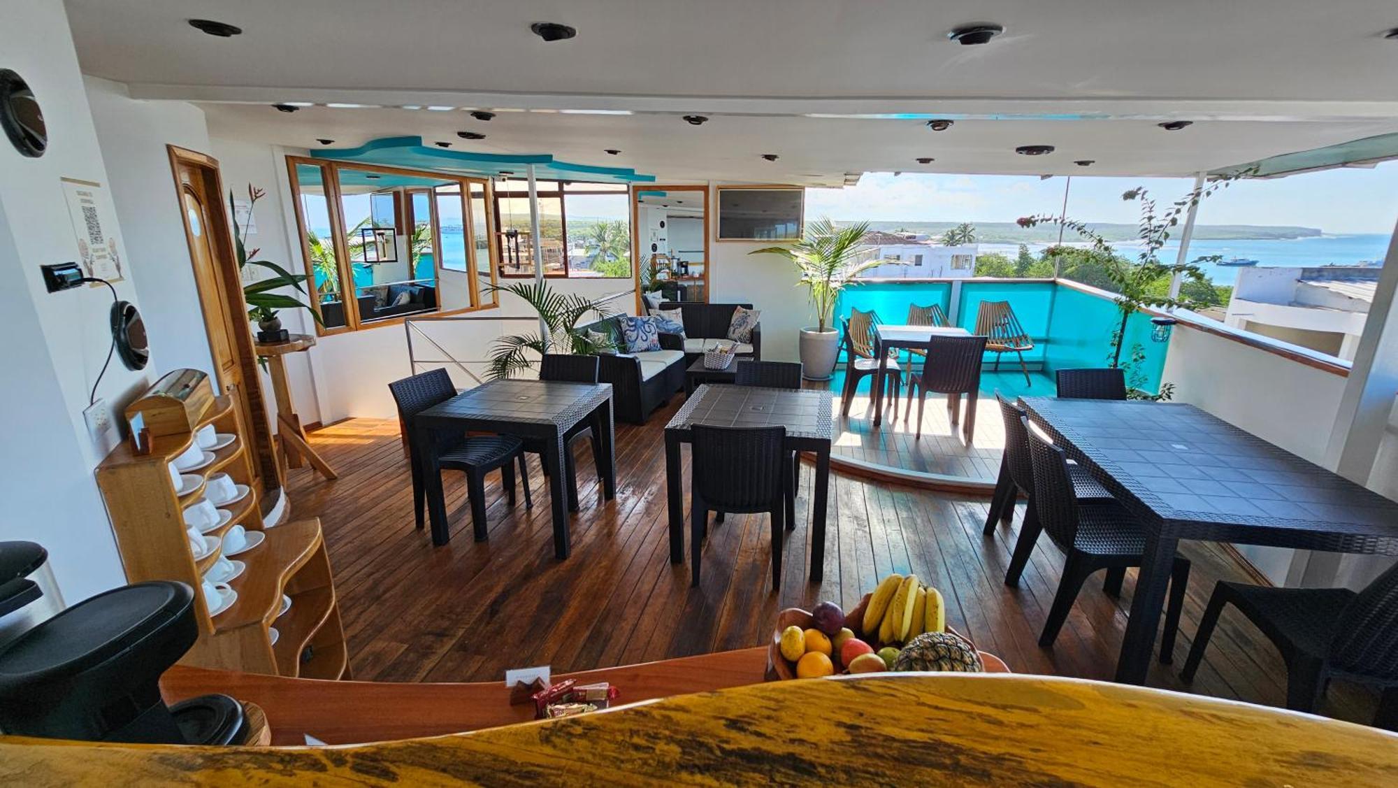 Bed and Breakfast Casa Ocean Pier à Puerto Ayora  Extérieur photo